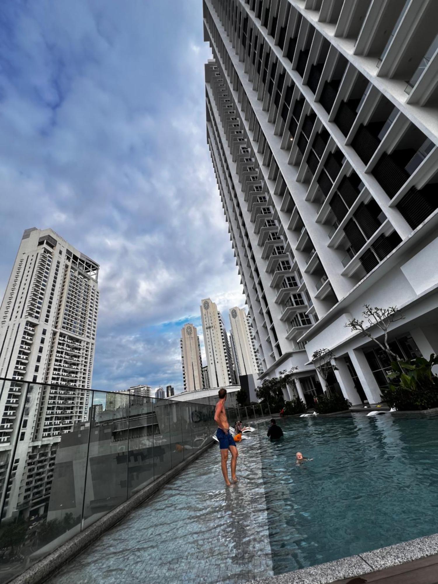 Quill Residences Klcc View Apartment